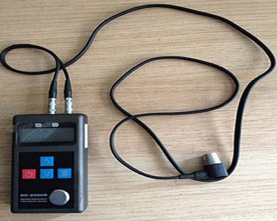 Ultrasonic thickness gauge